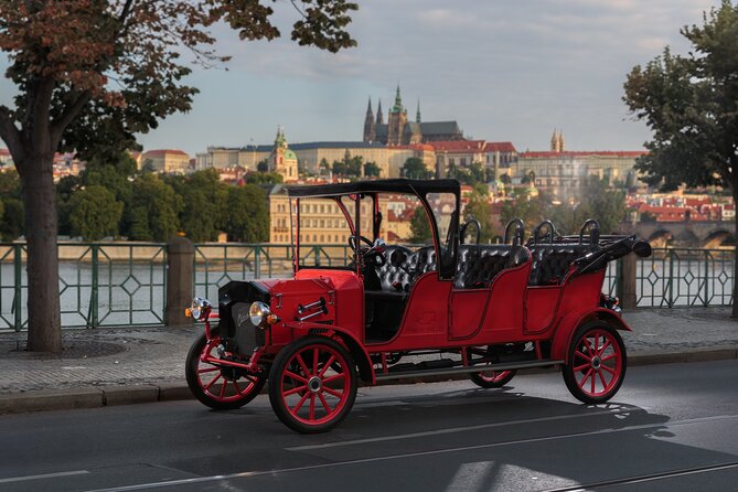 1 hour Old timer Convertible Prague Sightseeing Tour - Prague Castle and St. Vitus Cathedral
