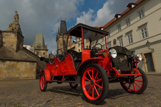 1 hour Old timer Convertible Prague Sightseeing Tour - Lesser Town and St. Nicholas Church