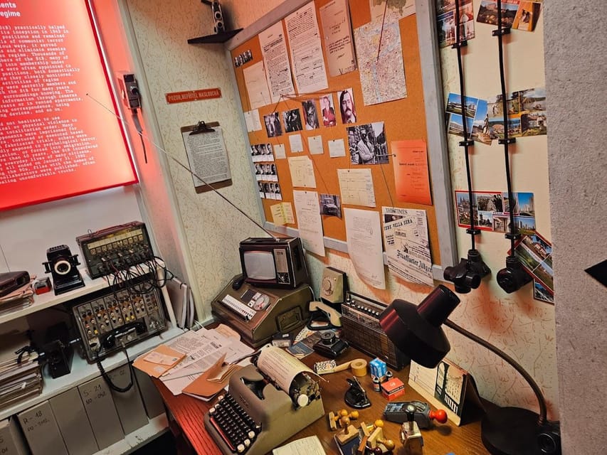 1-Hour Orientation Tour by Bus and Museum story of Prague - Key points at a glance