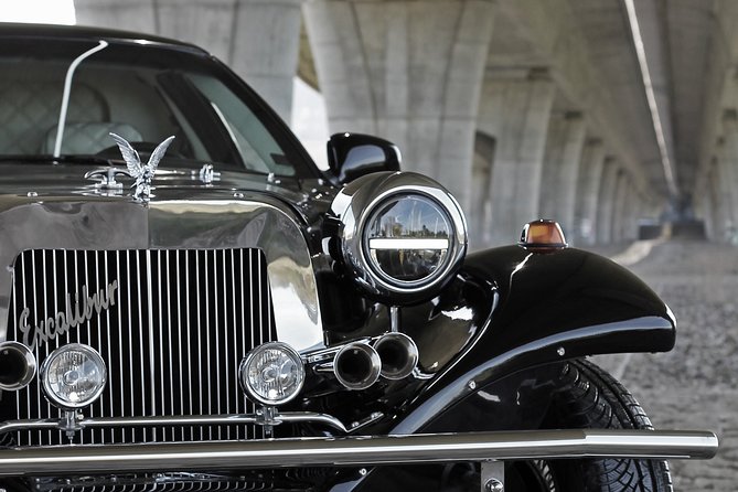 1 hour ride in vintage limousine - Champagne, celebration, and the small details