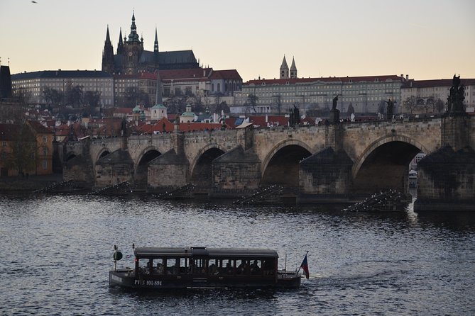 2:5-Hour Walking Tour of Old Town Prague with Boat Ride - Why this tour works for a first day in Prague