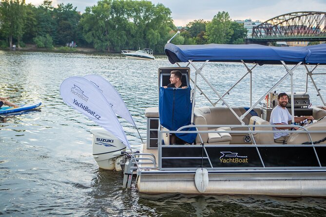 3 Hours Prague Private Boat Cruise Beer or Prosecco Unlimited - Drinks, Food, and the Party Atmosphere
