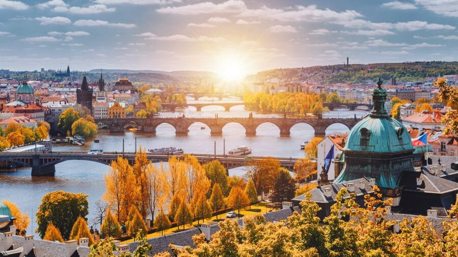 5h Prague City Highlights Tour, Local Lunch & Snack Incl. - Reaching Prague Castle by Public Transport
