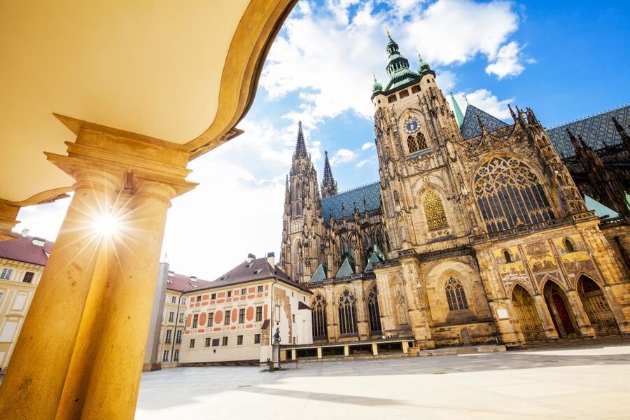 5h Prague City Highlights Tour, Local Lunch & Snack Incl. - The Optional Vltava Cruise
