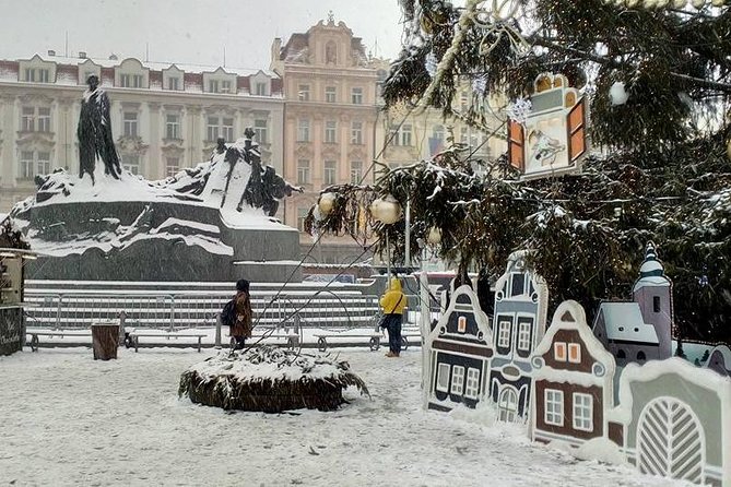 6 hours Prague Christmas Market Private tour by car - What the private minivan adds
