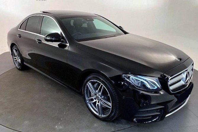 Airport Transfer: Prague to Prague Airport PRG by Business Car - Twenty minutes of free waiting time