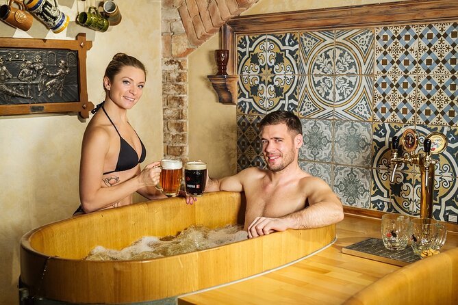 Beer bath Spa for 2 people/ 1 tub - 1,5 hour Activity in Prague - The private room and first welcome