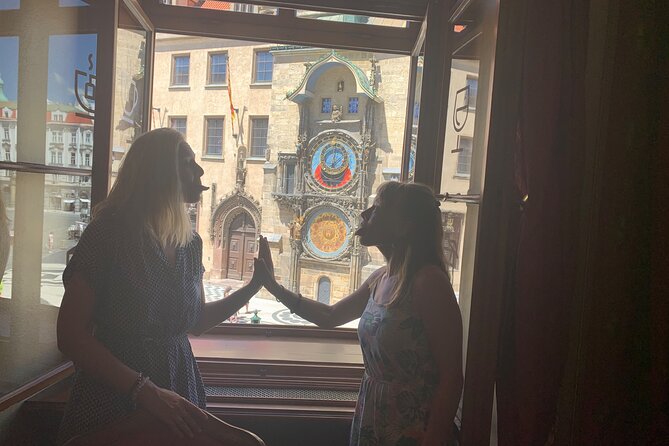 Best of Prague Private Tour with PERSONAL PRAGUE GUIDE - Crossing Charles Bridge with room to look up