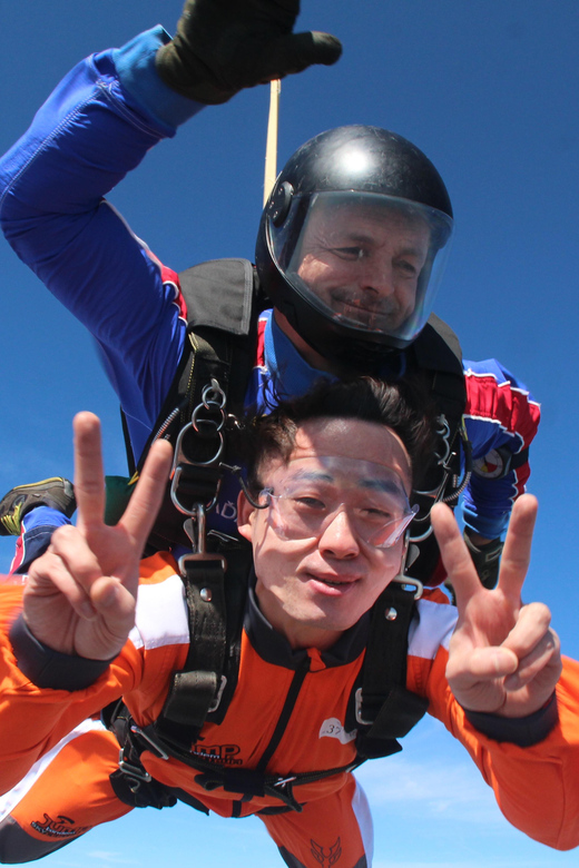 Best skydiving close to Brno and Olomouc - Key points before you book