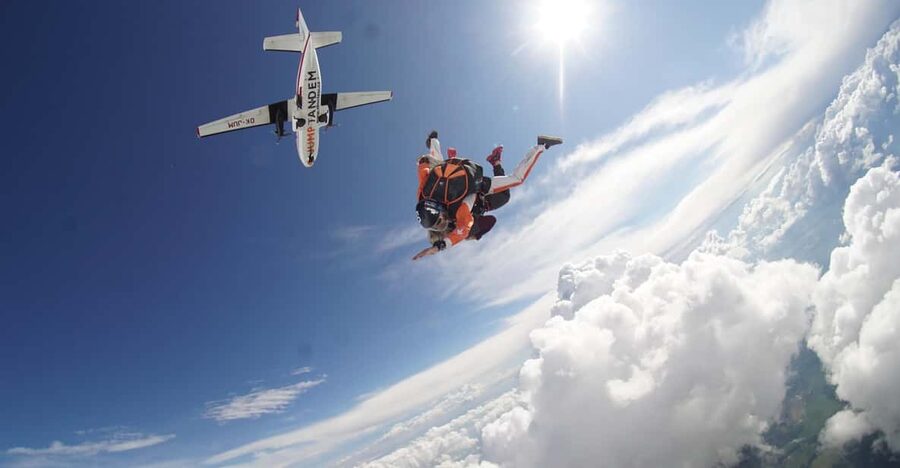 Best skydiving close to Brno and Olomouc - Why the 14,000-foot altitude matters