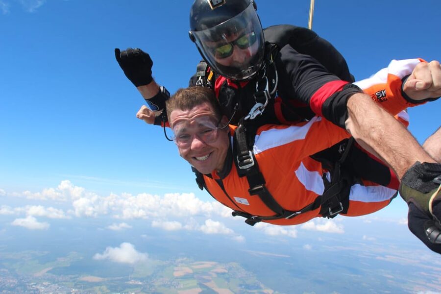 Best skydiving close to Brno and Olomouc - Choosing the right photo and video package