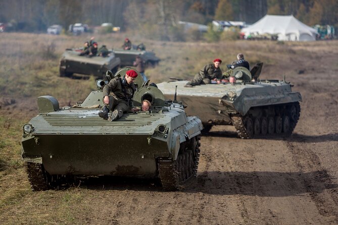 BMP tank driving experience Prague - Registration, clothing, and the first instructions