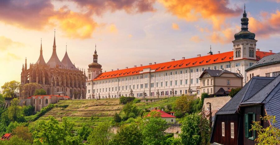 Bone Church and Kutna Hora Private Tour from Prague - What the private guide adds