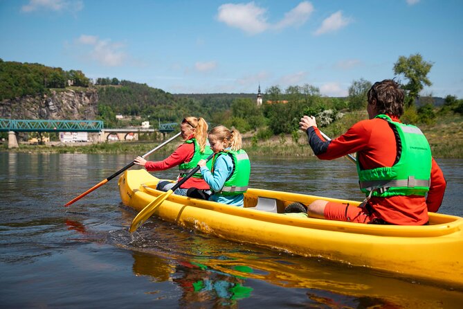 Canoeing on the Elbe river from Děčín to Bad Schandau - What the 22-kilometer distance means
