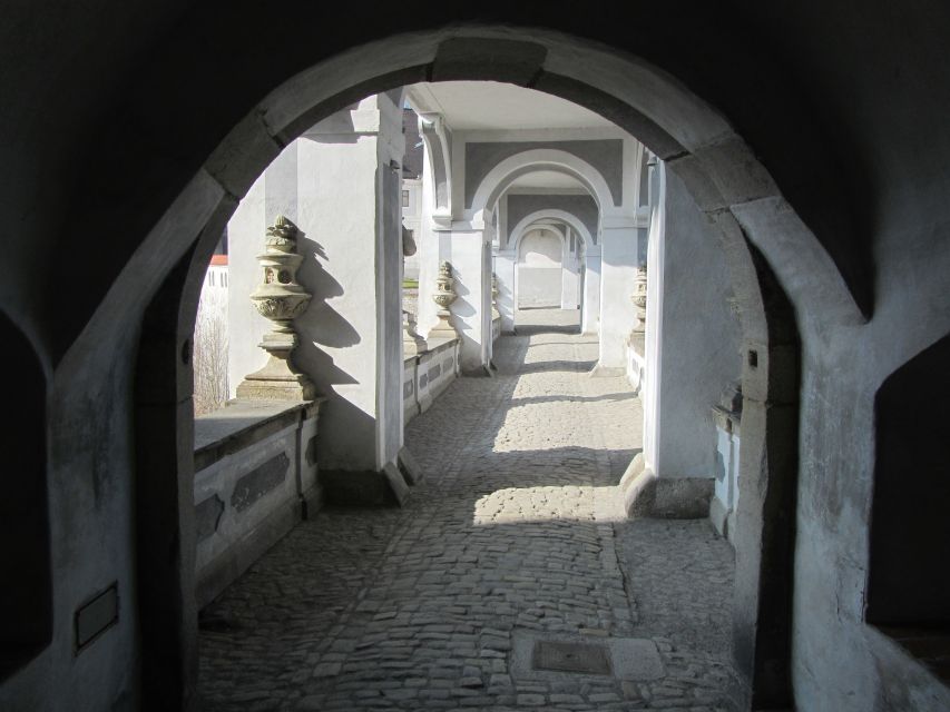 Český Krumlov: 2 Hour Private Walking Tour with Guide - Crossing the Barber’s Bridge