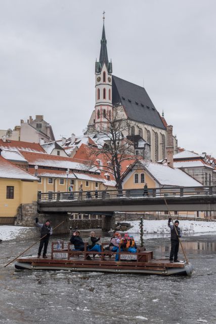 Český Krumlov: Advent Wooden Raft River Cruise - Why the 30-minute length cuts both ways