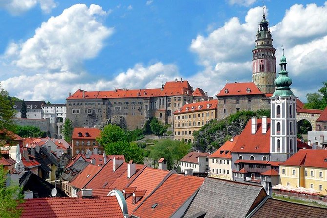 Cesky Krumlov Day Trip from Prague to Vilshofen - Why this Prague to Vilshofen route works