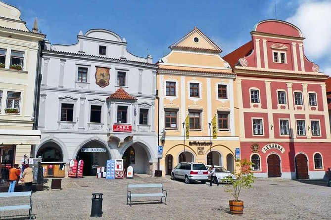 Cesky Krumlov Day Trip from Prague to Vilshofen - What the $473.87 price really buys