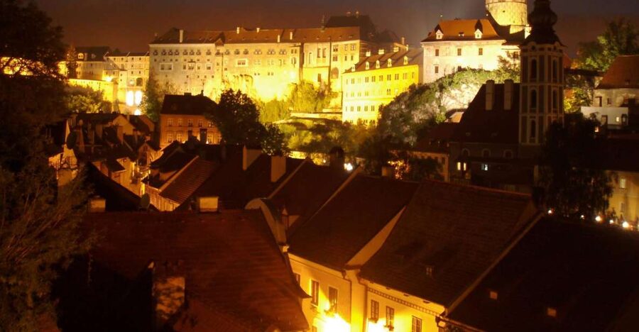 Český Krumlov: Night Walking Tour with a Professional Guide - Key things to know before you book