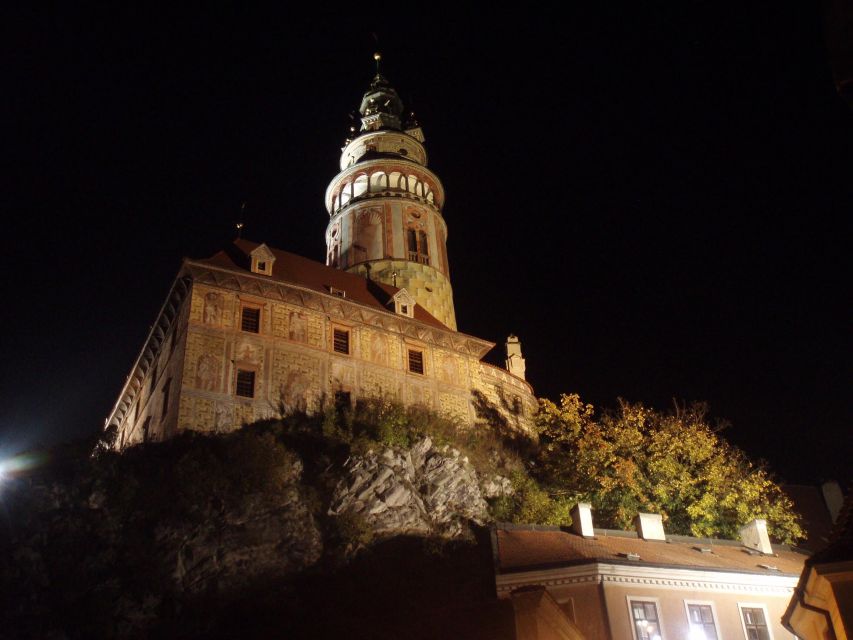 Český Krumlov: Night Walking Tour with a Professional Guide - The history behind the ghost stories