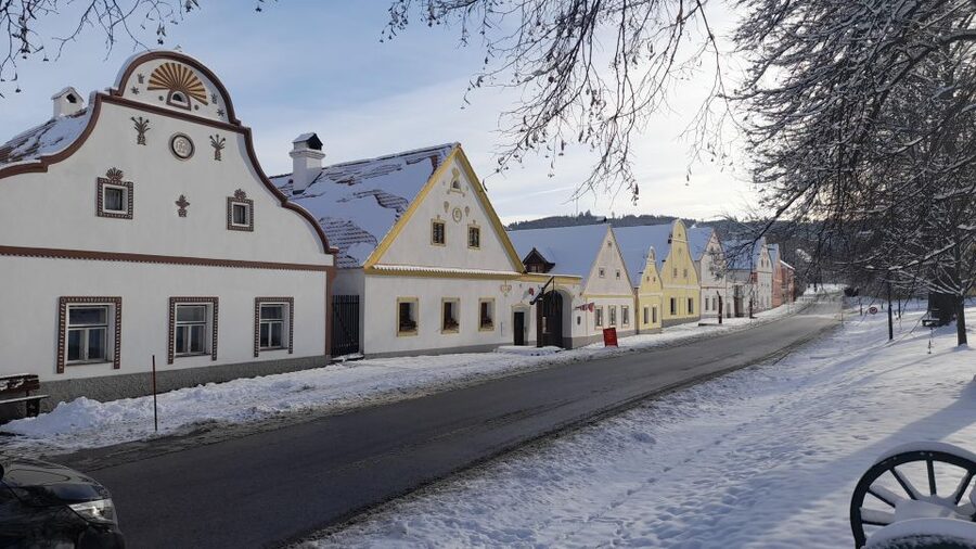 Cesky Krumlov Private Tour From Prague - The drive from Prague and the value of a private car