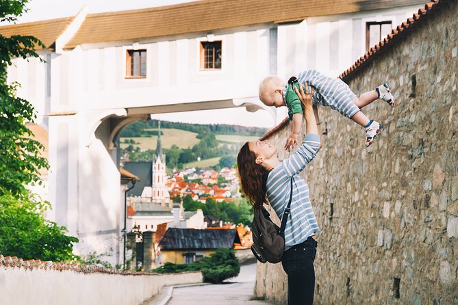 Cesky Krumlov Tour 4 hours - Price, group size, and the value calculation