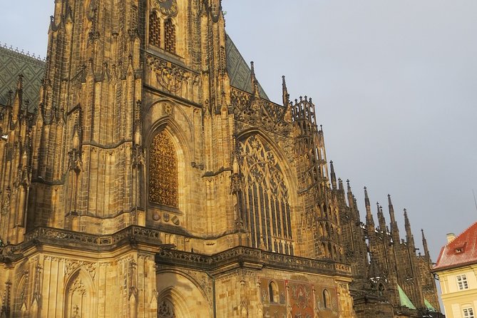 Charles Bridge and Prague Castle Walking Tour - The guide makes the difference