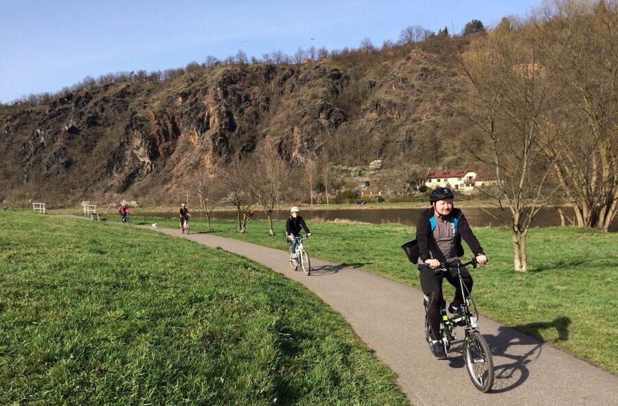 Coutryside e-bike tour to Karlstejn Castle - Arriving in the small village of Karlstejn