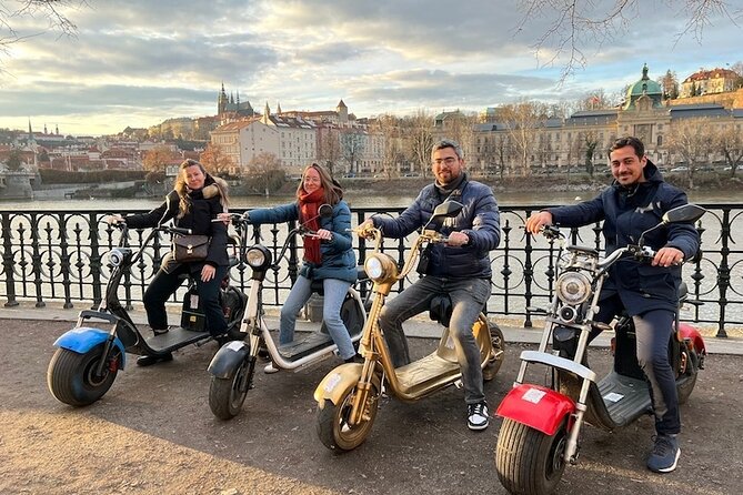 Create your own route on eScooter and enjoy Prague on wheels! - Views from the hills and Hradčany Square
