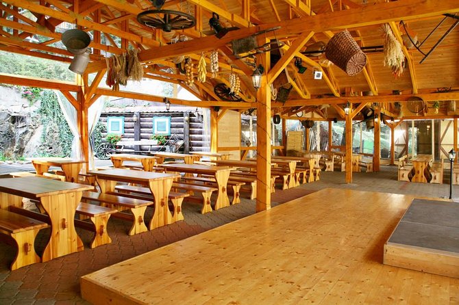Czech Folklore Show with dinner and transfer - Who will enjoy this Czech night out?