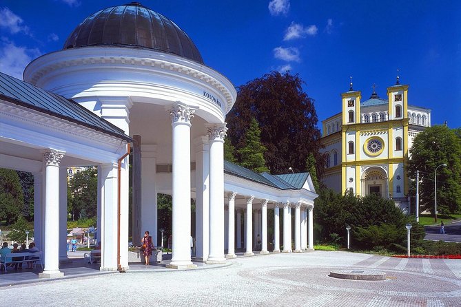 Czech Spas of Karlovy Vary and Marianske Lazne from Prague - Moser glass and the Czech souvenir question