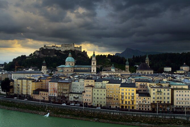 Daily Door to door Shared Shuttle bus from Cesky Krumlov to Salzburg - Comfort, luggage, and group size