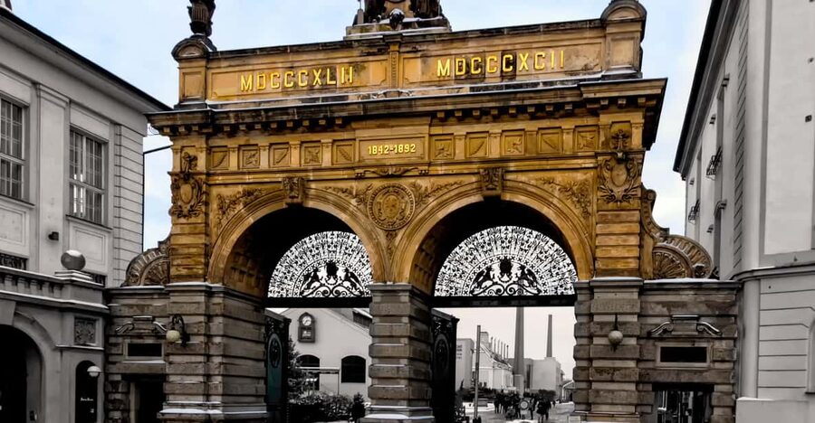 Day trip to Pilsner Urquell brewery and Bohemian glassworks - Pickup From Prague and the Ride West