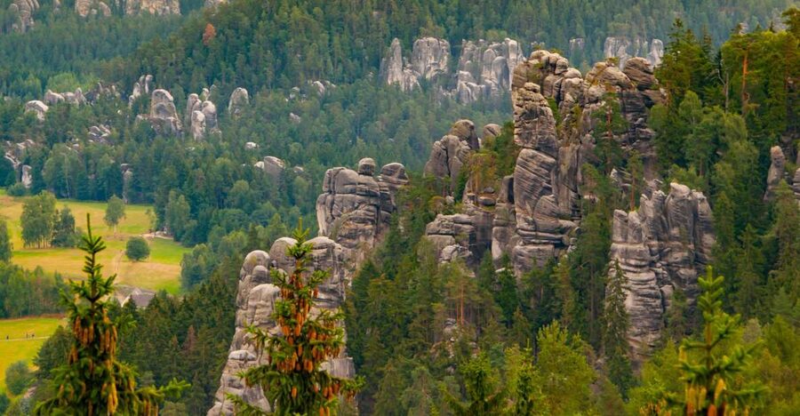 Day Trip to Rock City in Adrspach and Church of Peace - How the private format changes the day