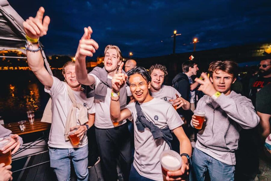 Drunken Monkey Prague Boat Party Open Bar to Duplex Club - Who will enjoy this experience most