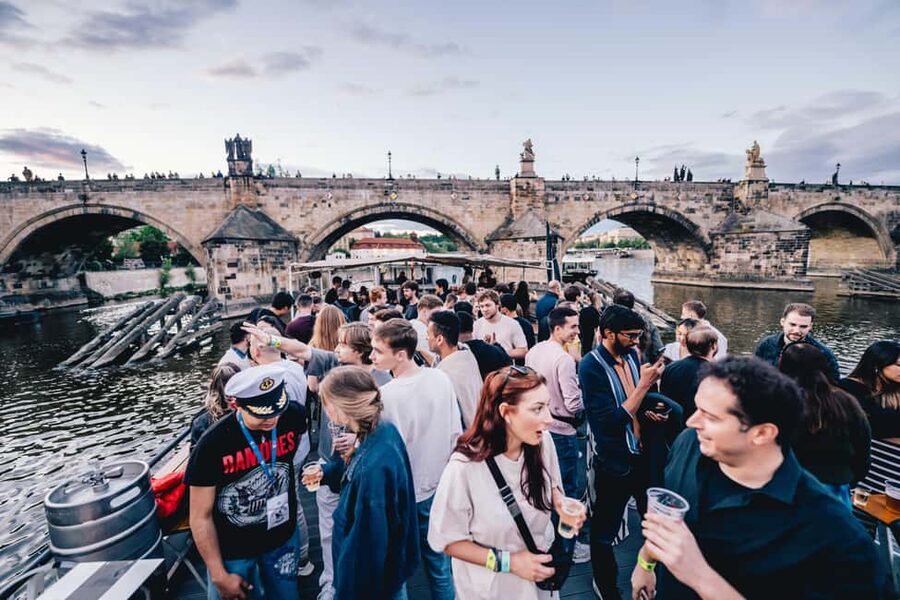 Drunken Monkey Prague Boat Party Open Bar to Duplex Club - Smart tips for getting the most from the night