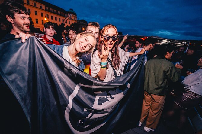 Drunken Monkey Prague Boat Party w/ 2hr Open Bar, DJ & Club Entry - Key points at a glance