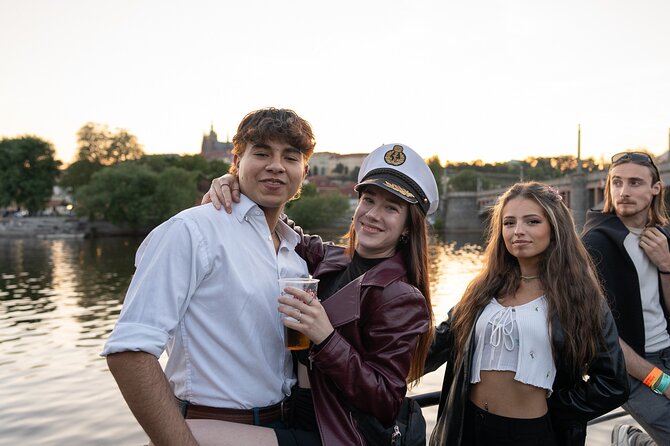 Drunken Monkey Prague Boat Party w/ 2hr Open Bar, DJ & Club Entry - Following the 10pm noise curfew