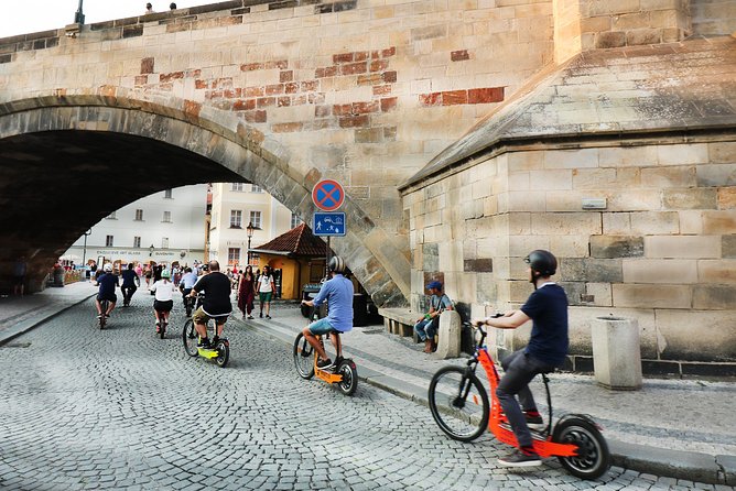 E-Bike, E-Scooter Viewpoint Fun Tour - Guides, photos, and the human touch