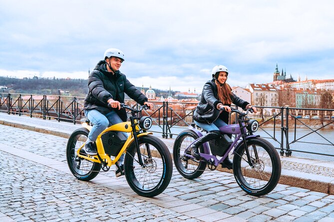 E-BIKE TOUR: 10 Must-See Landmarks & Viewpoints in Prague 1-8per. - Kafka, Černý, and the riverfront institutions