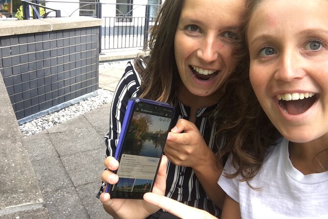 e-Scavenger hunt Prague: Explore the city at your own pace - Charles Bridge and the Vltava crossing