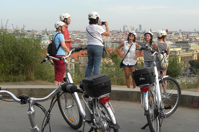 Ebike Prague Tour - Crawling Babies and Kampa Park