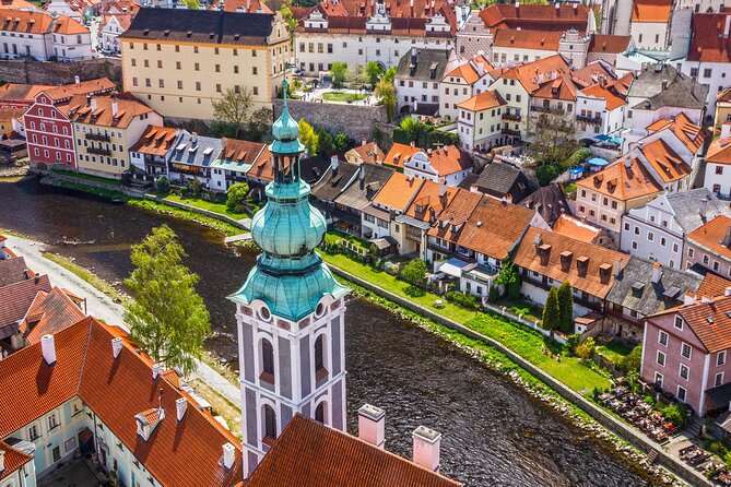 Enchanting Český Krumlov Private Walking Tour: Echoes of the Past - The guide can shape the experience