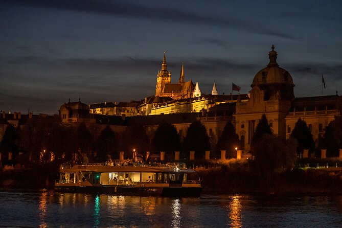 Evening Eco Cruise With a Glass of Prosecco in Bohemia - The guide, Wi-Fi, and the quietest place to listen
