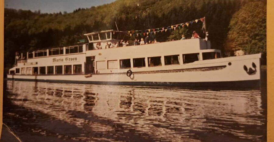 Exclusive Christmas cruise with Christmas Eve buffet - Christmas carols, prosecco, and the small gift