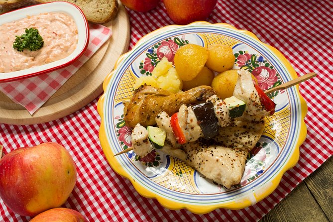 Folklore Dinner with Unlimited Drinks 4course Menu - Unlimited drinks, and why the price can work
