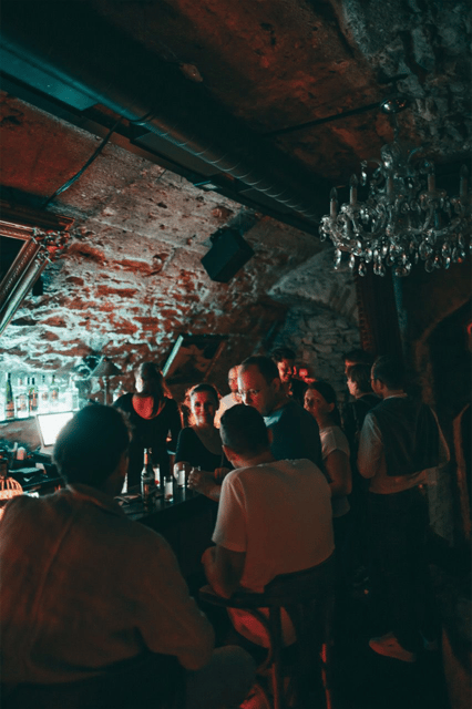 Friday Night Live Music in Old Town at Le Valmont - When to arrive and how to plan the evening