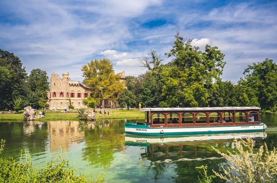From Bratislava: Moravia: Lednice Castle and park - Is $199 good value?