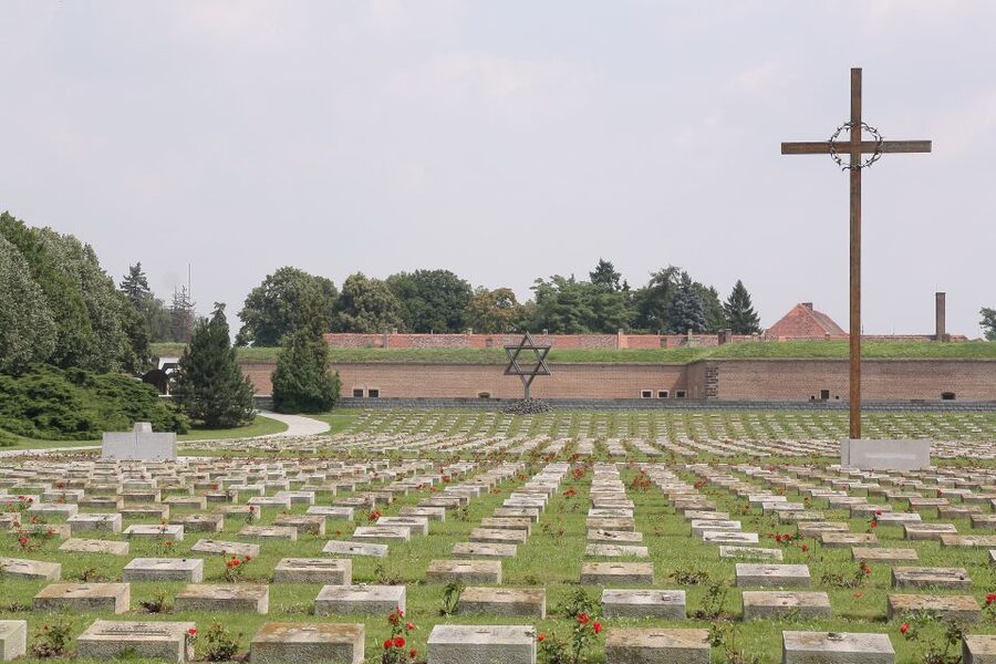 From Prague: All-inclusive Bus Tour to Terezin Memorial - The Small Fortress and its prison spaces