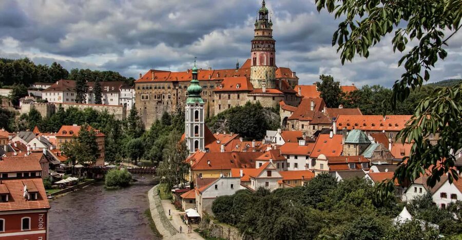 From Prague: Český Krumlov Full-Day Tour with Pickup - Two hours in the Old Town